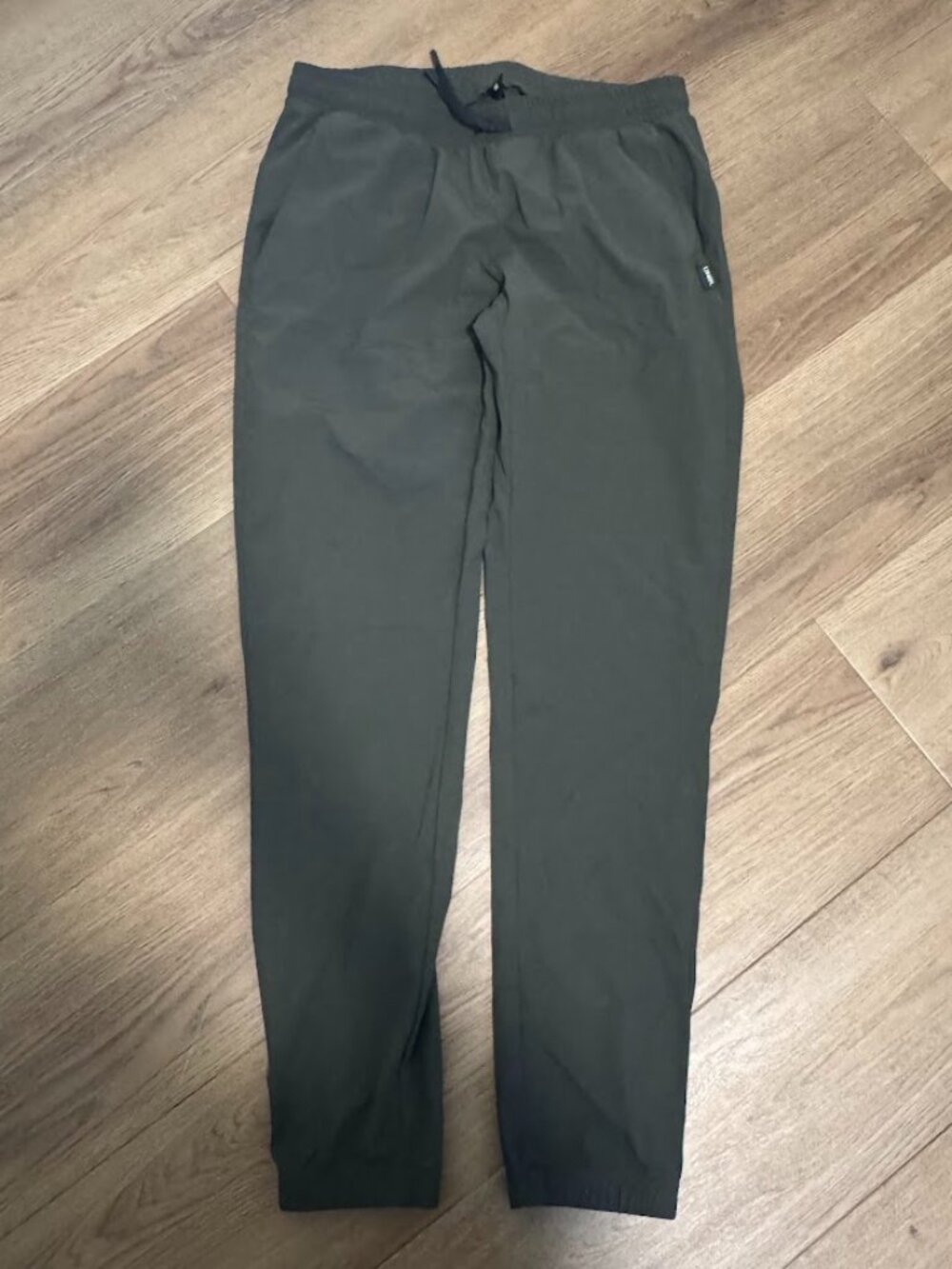 UNRL Womens Performance Joggers in Olive Green